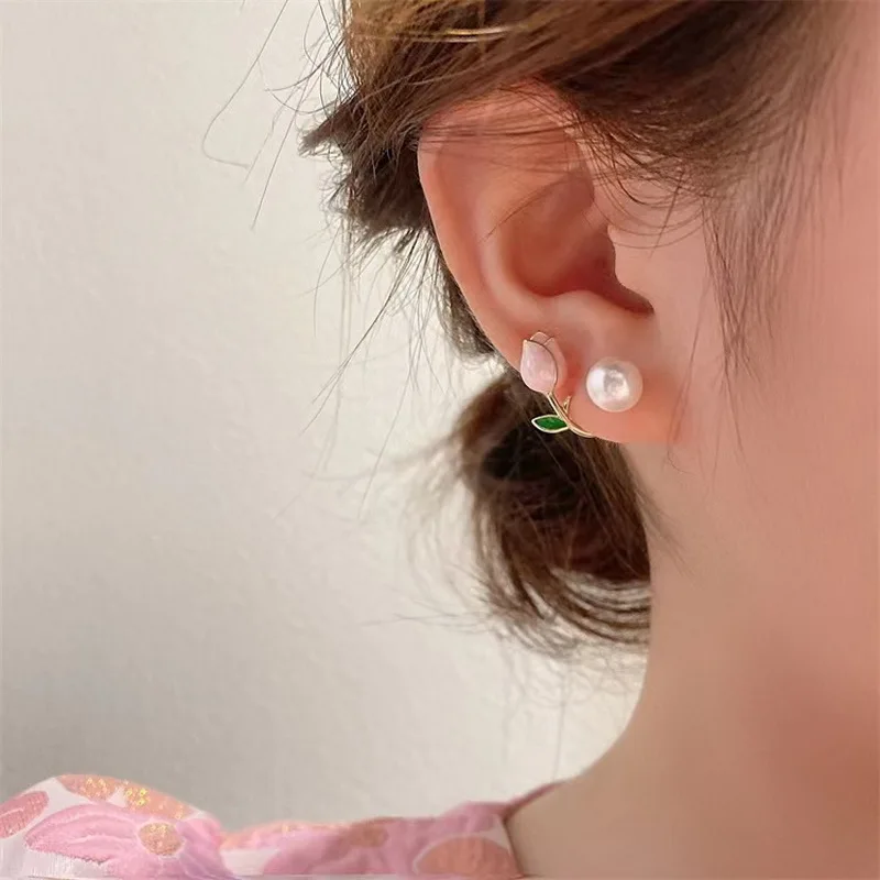 Tulip Pearl Earrings — photo 8