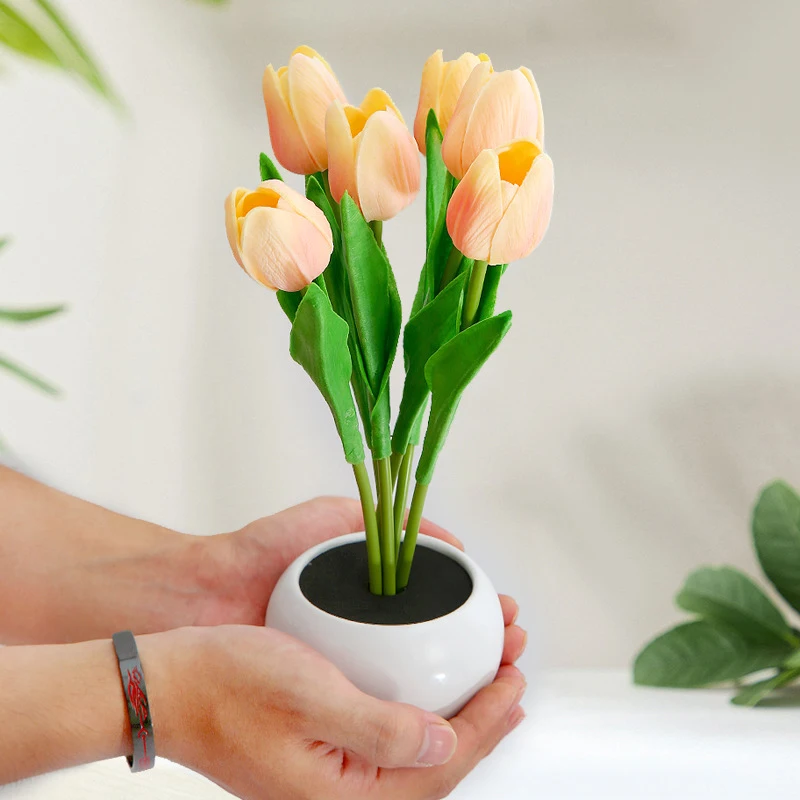 Glowing Tulip Lamp — photo 11