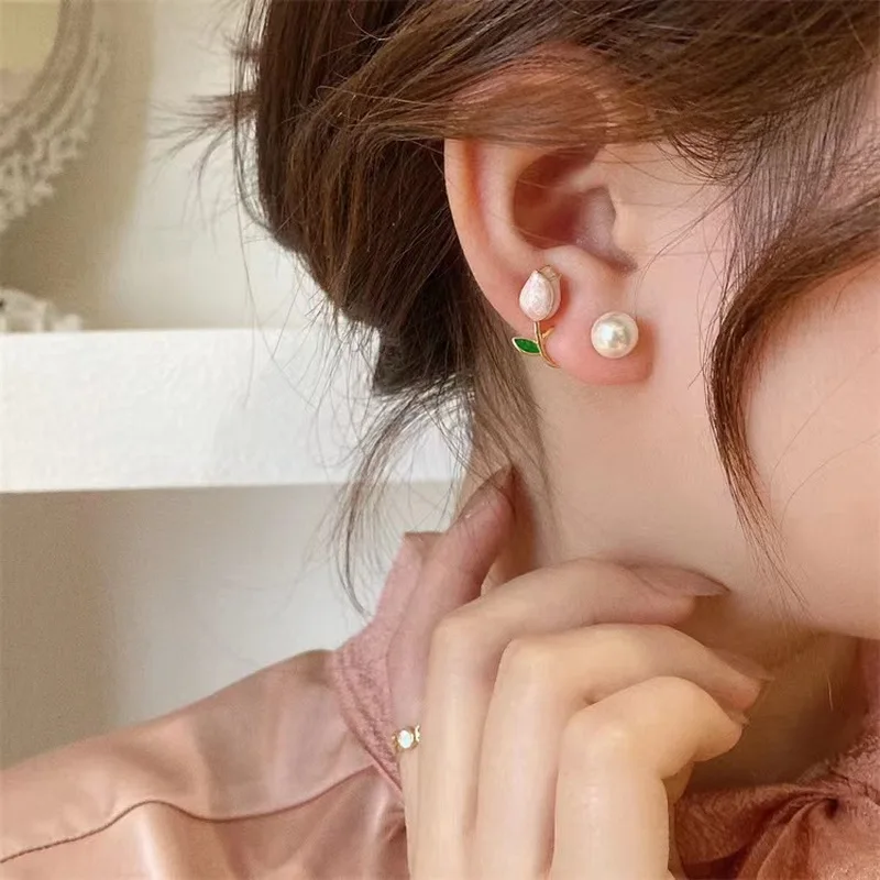 Tulip Pearl Earrings — photo 7