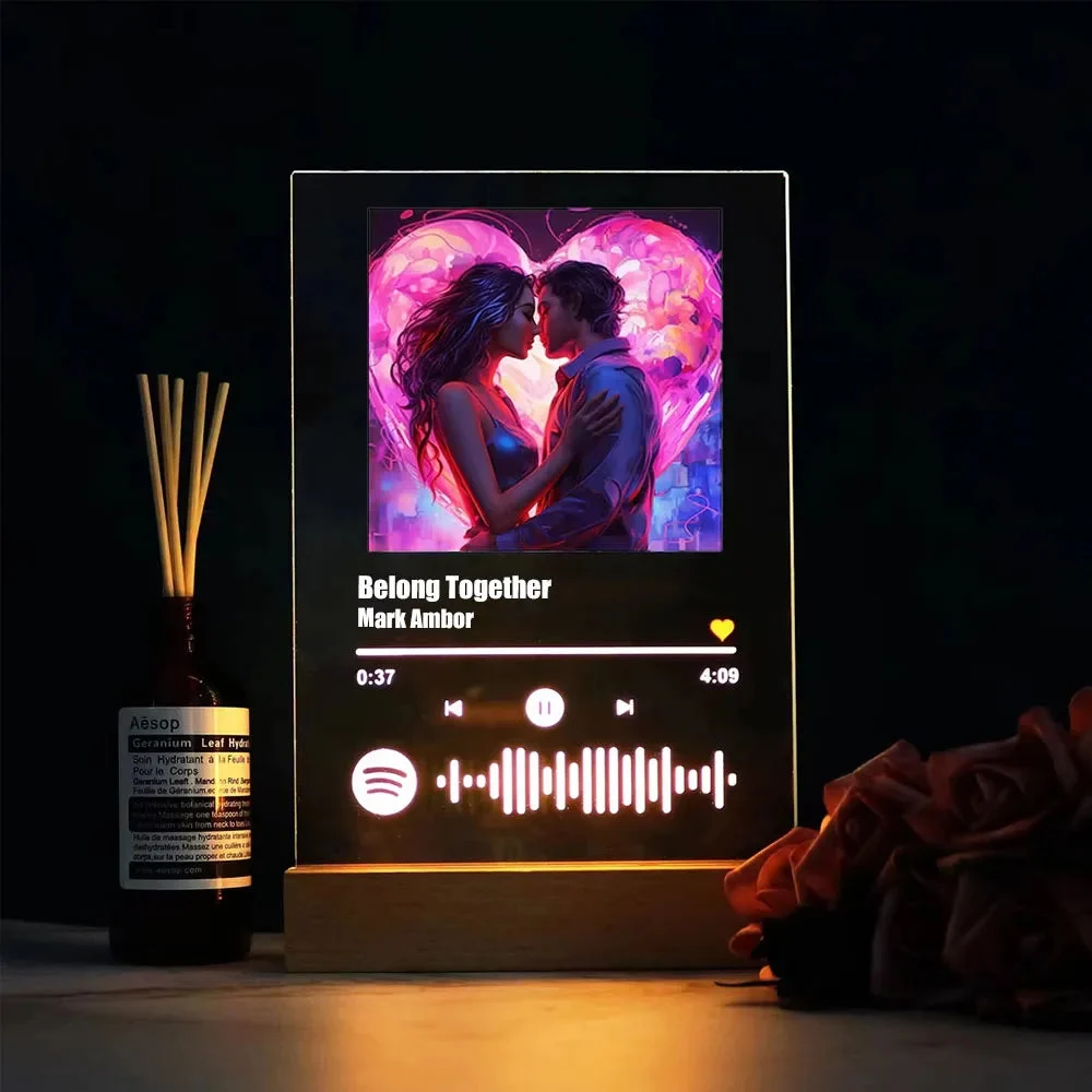 Personalized Heart Frame Light — photo 16