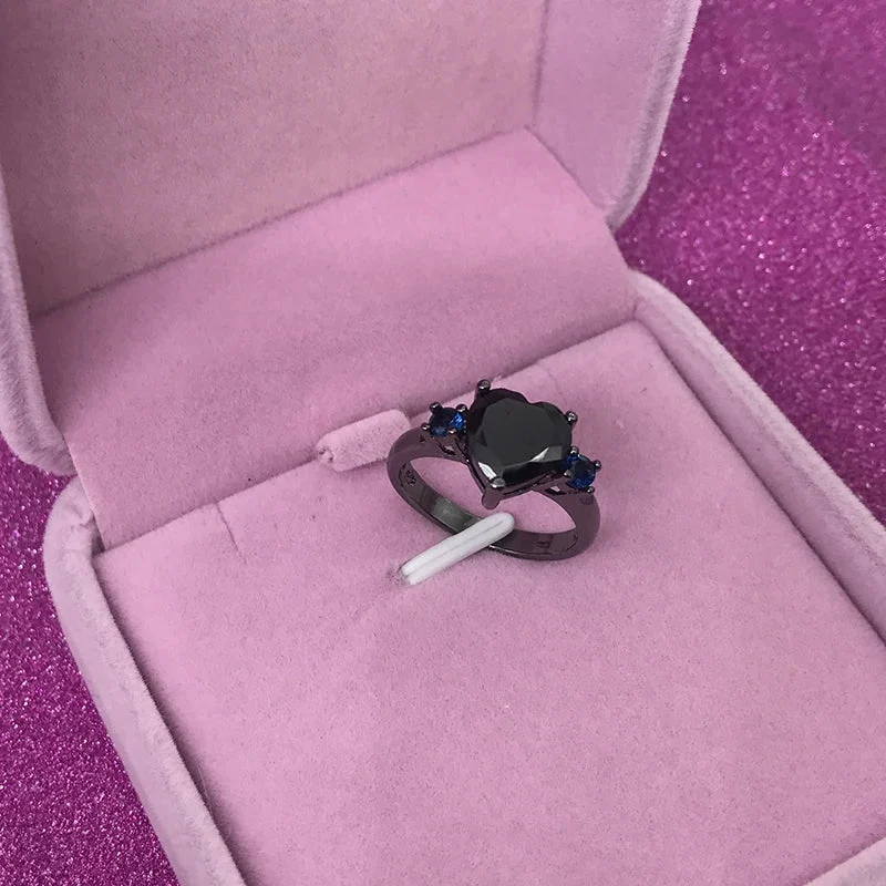 Rhinestone Heart Fashion Ring — photo 3