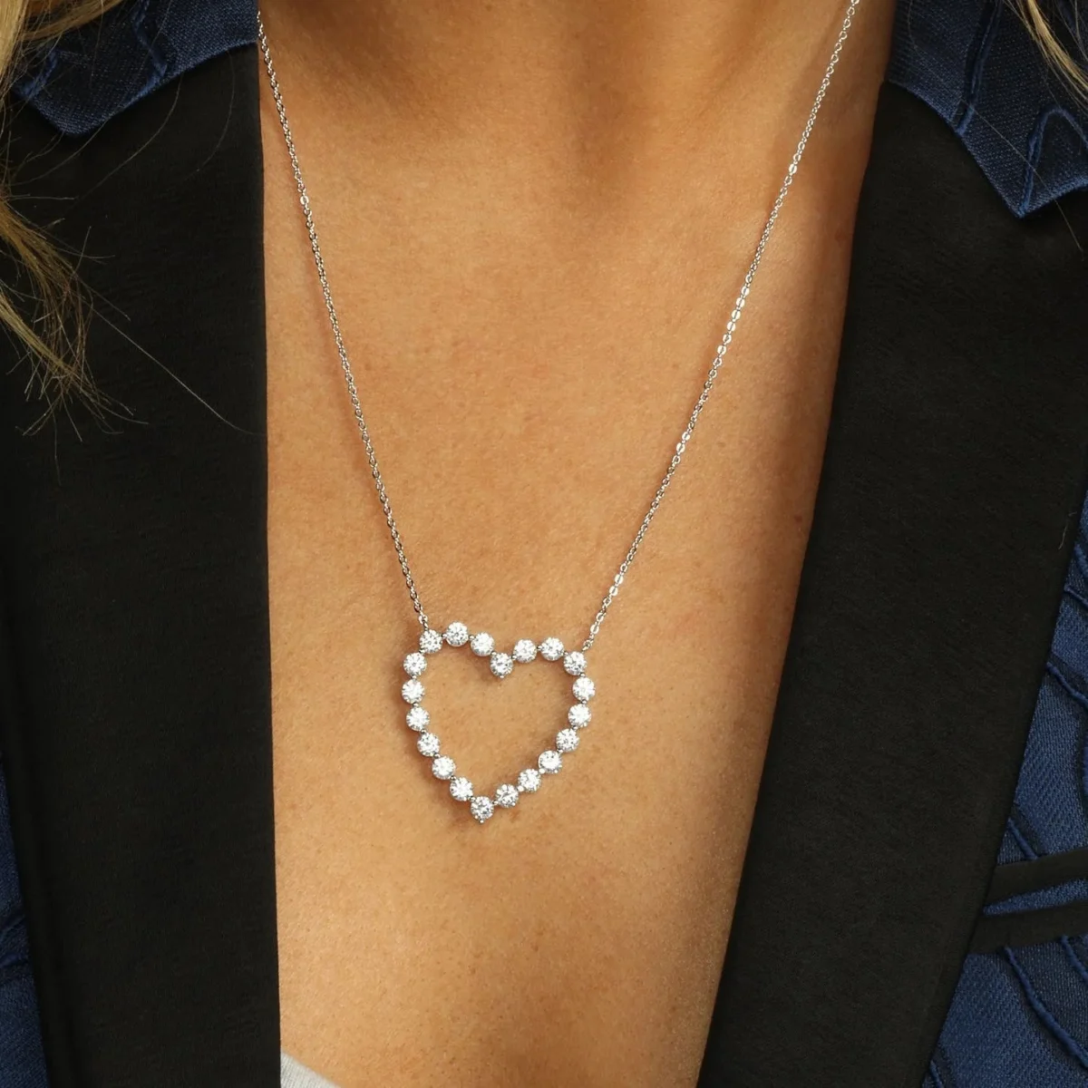 5A CZ Hollow Heart Pendant — photo 4
